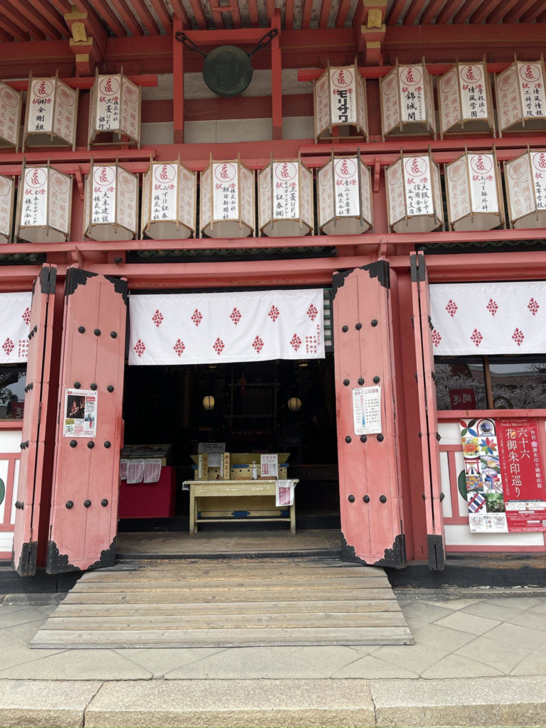 金堂 入口
Kondo entrance